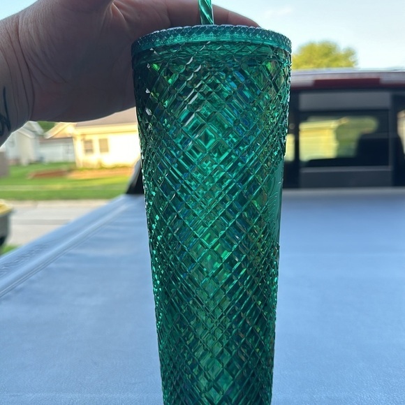 Starbucks Jeweled Iridescent Green Winter 2021 Venti Tumbler 24oz. - Picture 5 of 8